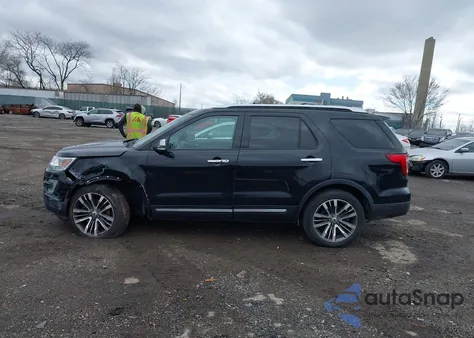2016 Ford Explorer Platinum z USA, uszkodzony, nr VIN 1FM5K8HT3GGB38741